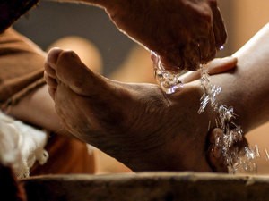 “The Feet that Bring Good News”, Maundy Thursday Guest Sermon by Mindy Smith